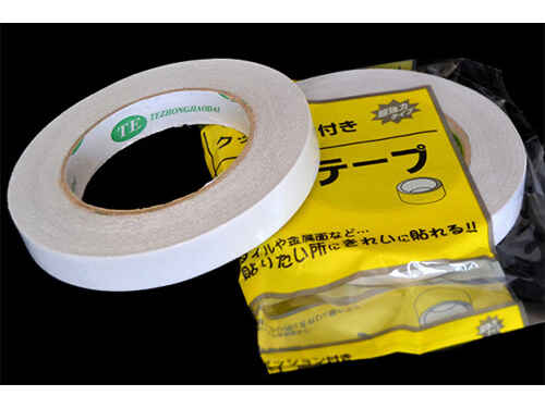 Double-sided carpet tape and outer packaging